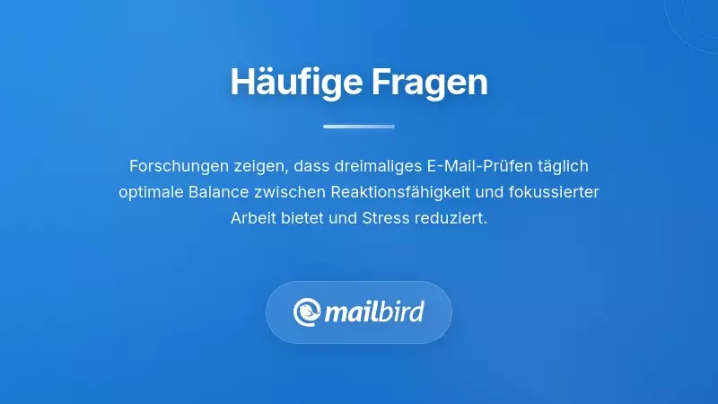 Person &uuml;berpr&uuml;ft E-Mails im Zeitplan mit Kalender, der drei t&auml;gliche Zeitbl&ouml;cke zeigt
