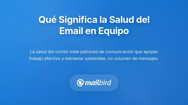 Miembros del equipo colaborando en una estrategia de comunicación por correo electrónico centrada en métricas de salud y no en números de vanidad