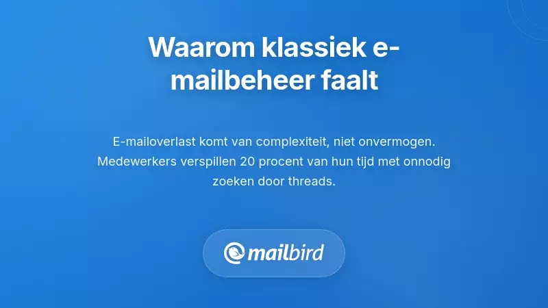 Overbelaste professional die worstelt met een overvolle e-mailinbox en problemen met e-mailbeheer