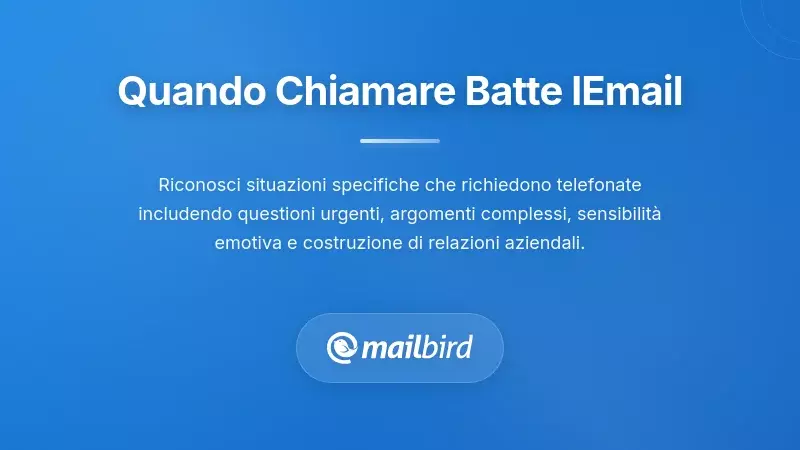 Professionista che effettua una chiamata telefonica alla scrivania per risolvere un problema urgente di comunicazione più rapidamente dell'email