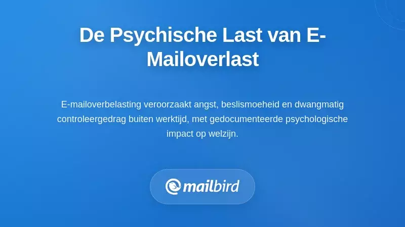 Persoon die stress en mentale vermoeidheid ervaart door e-mailoverload aan bureau