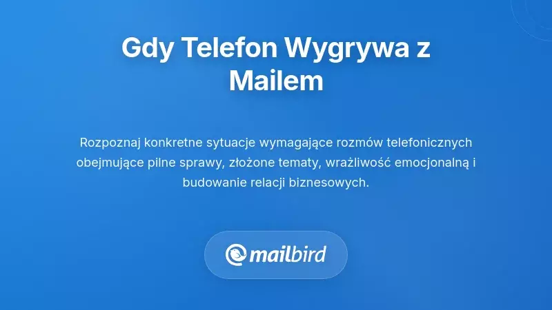 Profesjonalista wykonujący rozmowę telefoniczną przy biurku, aby szybciej rozwiązać pilny problem komunikacyjny niż za pomocą e-maila