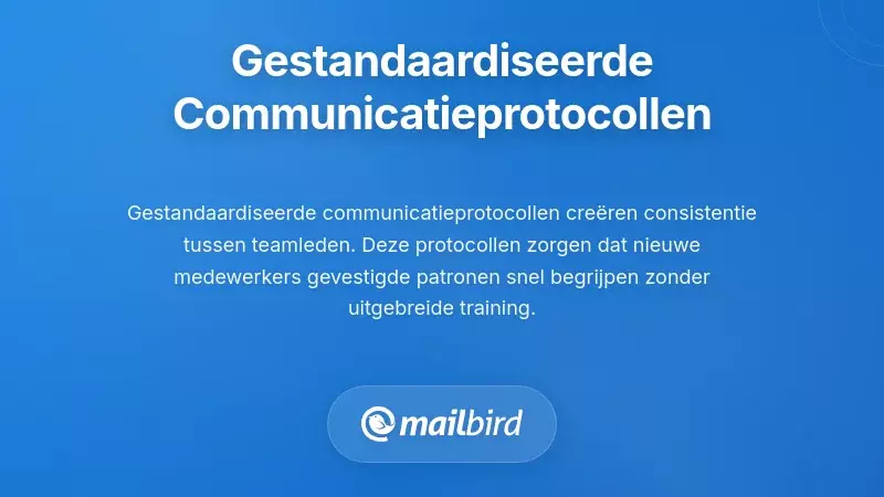 Teamleden die samenwerken aan gestandaardiseerde e-mailcommunicatieprotocollen en procedures