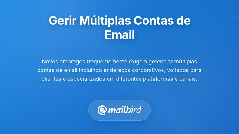 Profissional gerenciando múltiplas contas de email em interface de caixa de entrada unificada durante a integração no trabalho